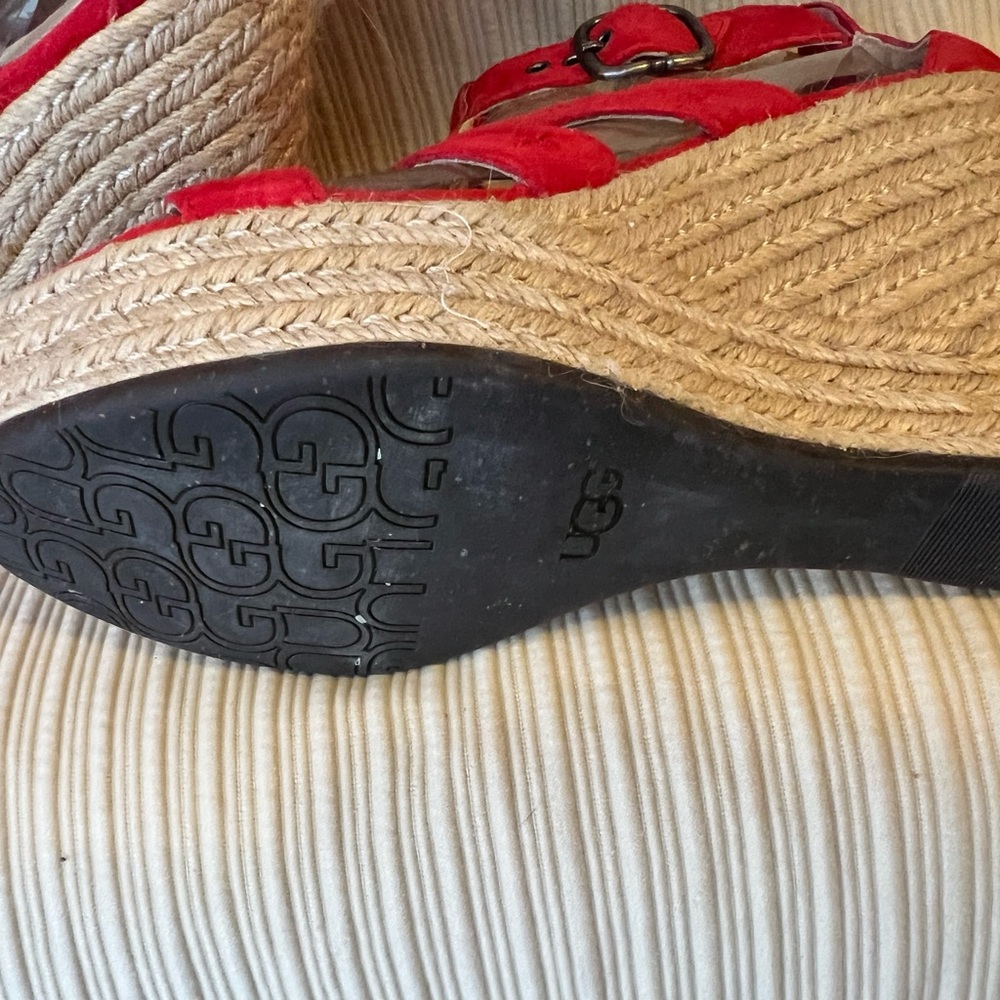 UGG’s never worn, just here at home, size 8.5 - Picture 3 of 4